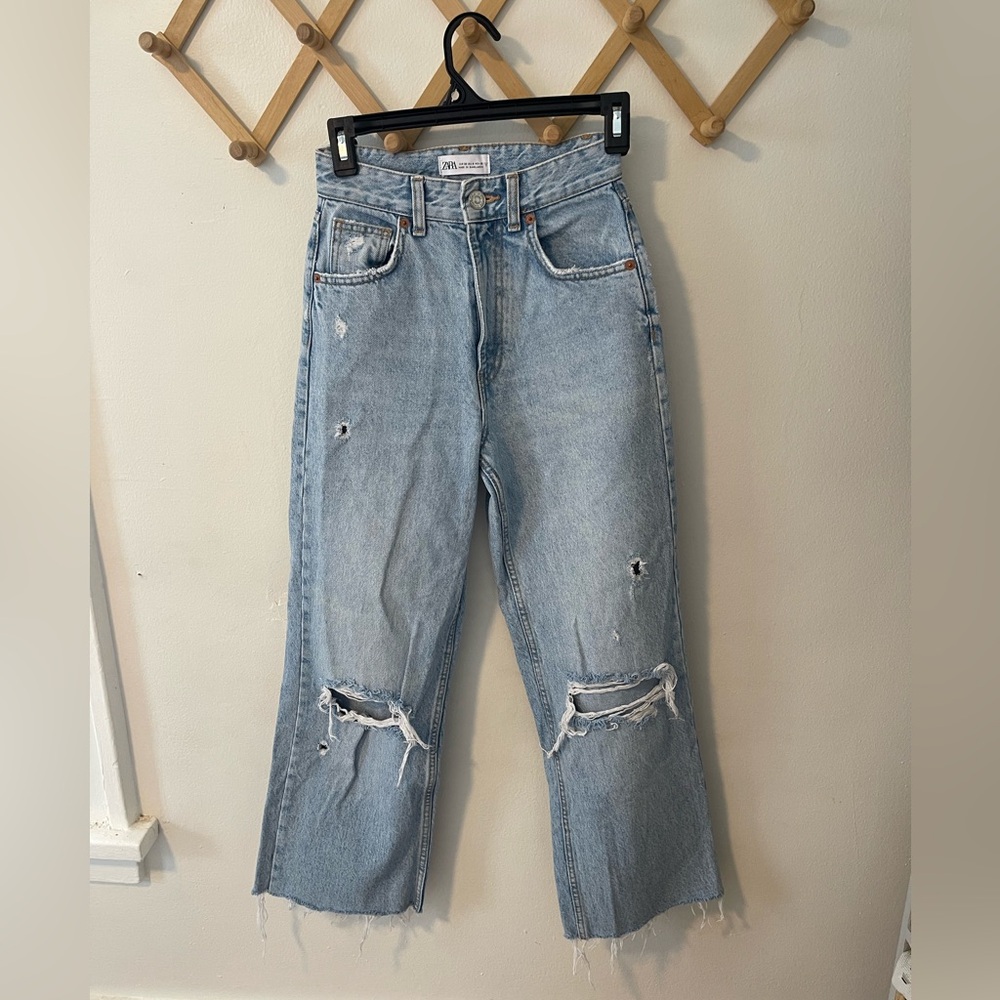 Zara Light Wash Distressed Denim Jeans size 0